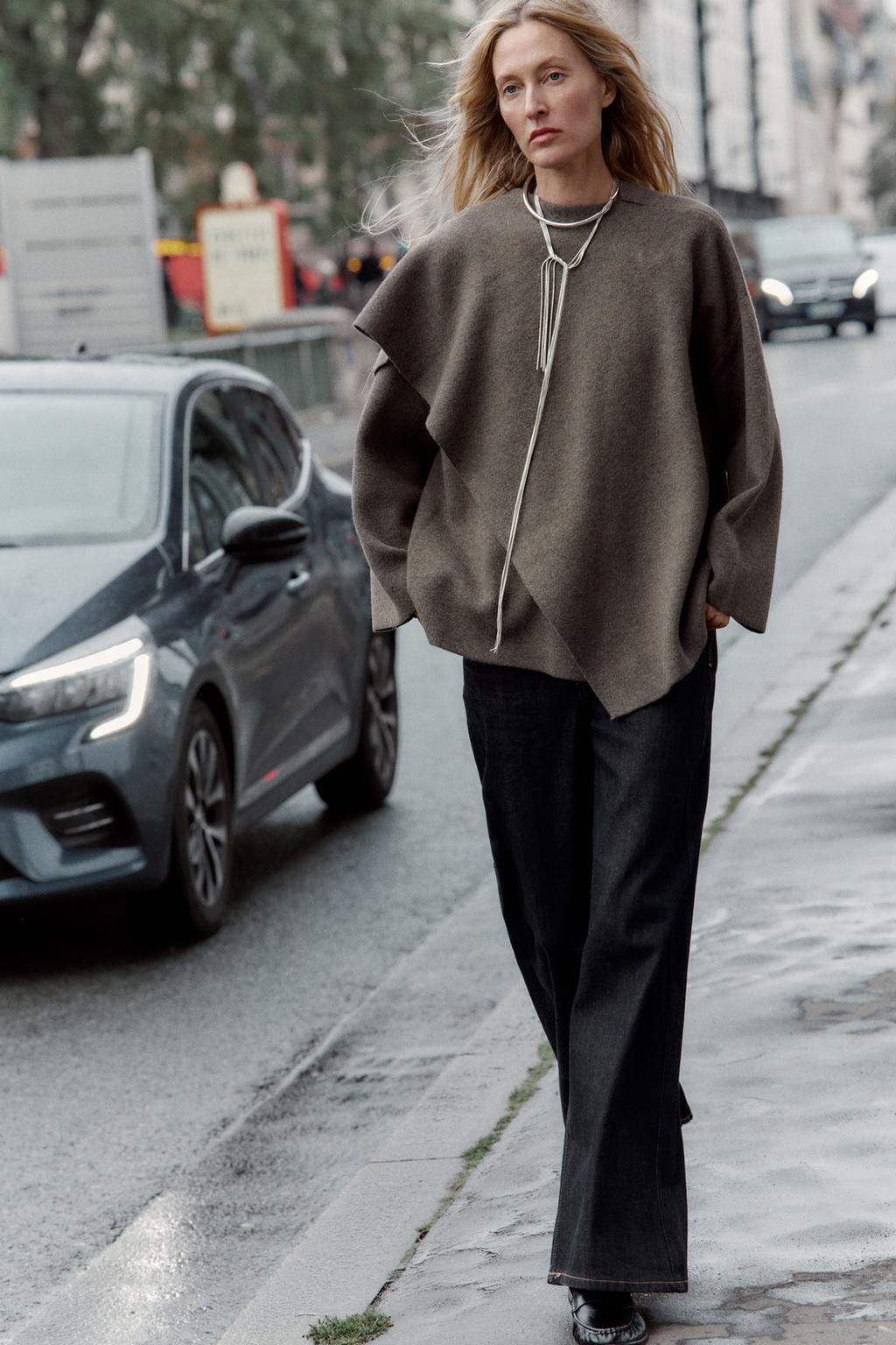 SHORT KNIT COAT WITH INTEGRATED SCARF