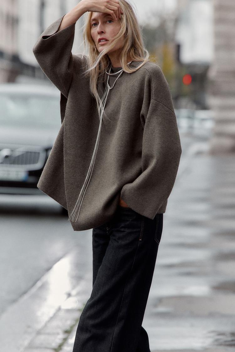 SHORT KNIT COAT WITH INTEGRATED SCARF